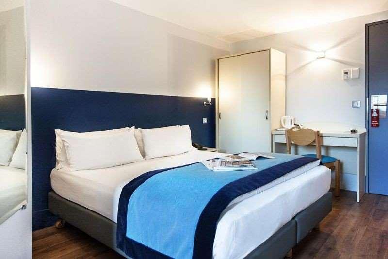 Hotel L'Amandier Nanterre Phòng bức ảnh
