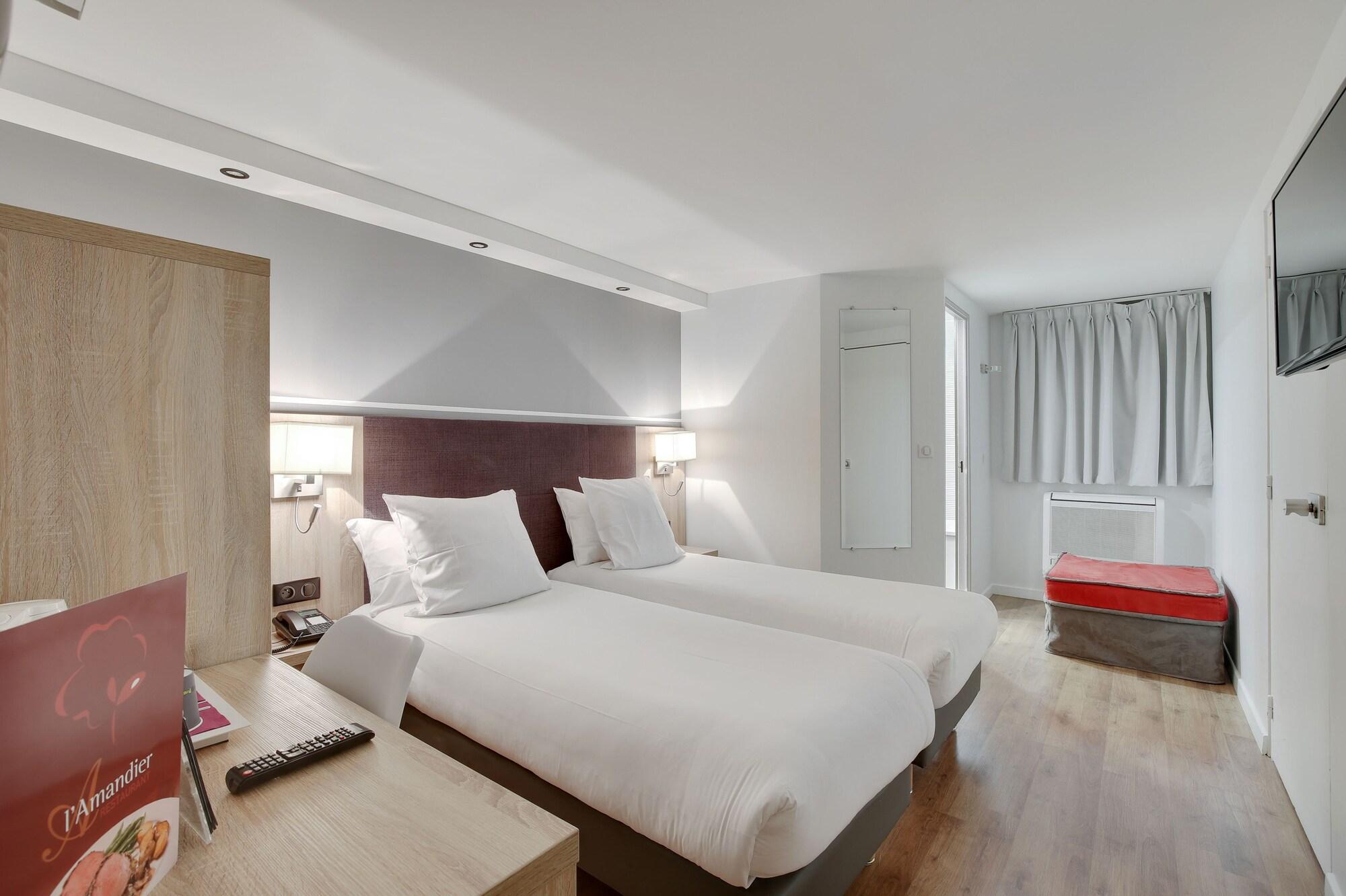 Hotel L'Amandier Nanterre Ngoại thất bức ảnh