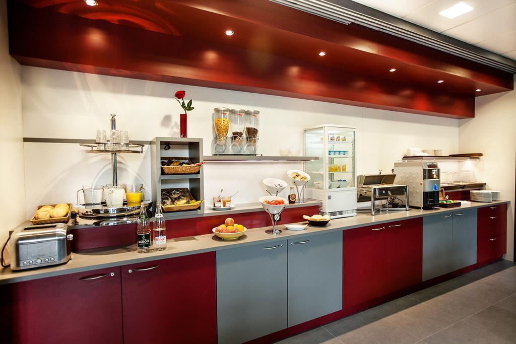 Hotel L'Amandier Nanterre Ngoại thất bức ảnh