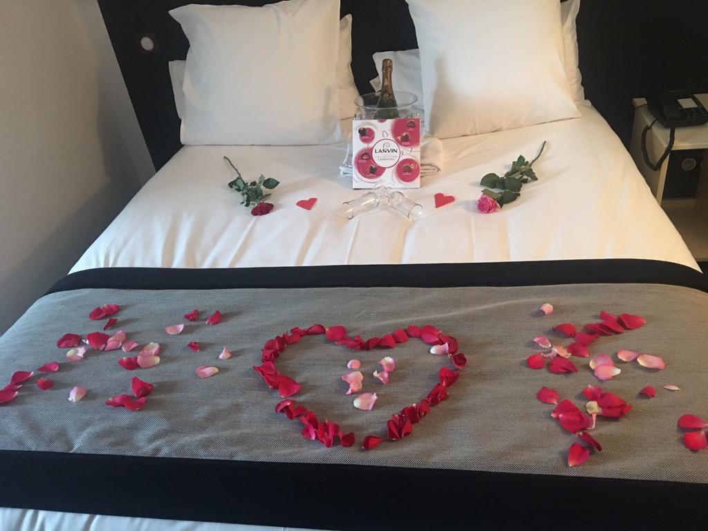 Hotel L'Amandier Nanterre Ngoại thất bức ảnh