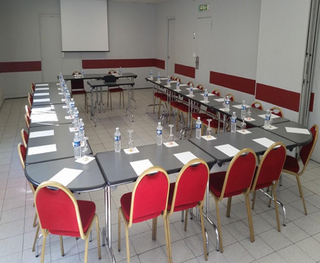 Hotel L'Amandier Nanterre Ngoại thất bức ảnh