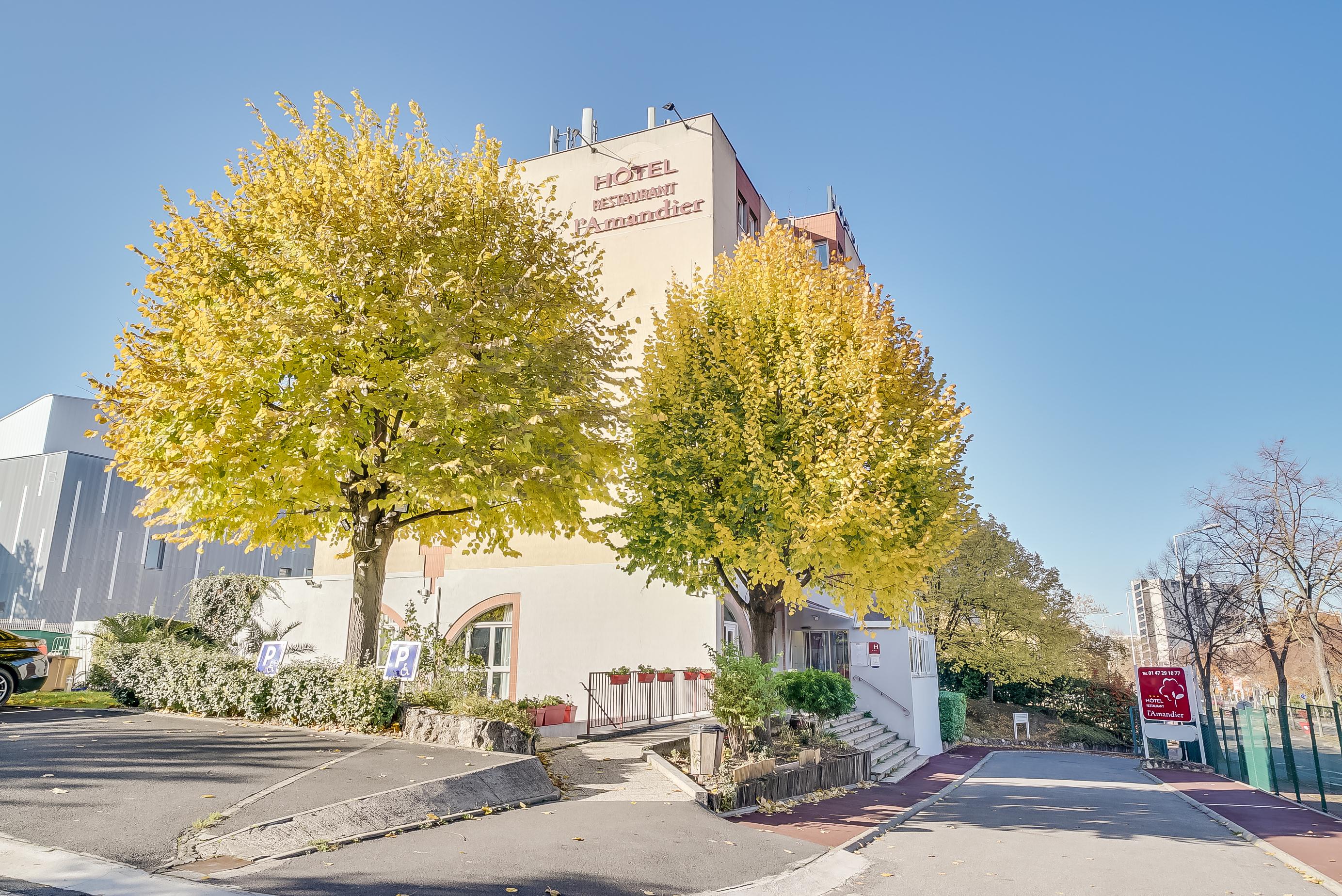 Hotel L'Amandier Nanterre Ngoại thất bức ảnh
