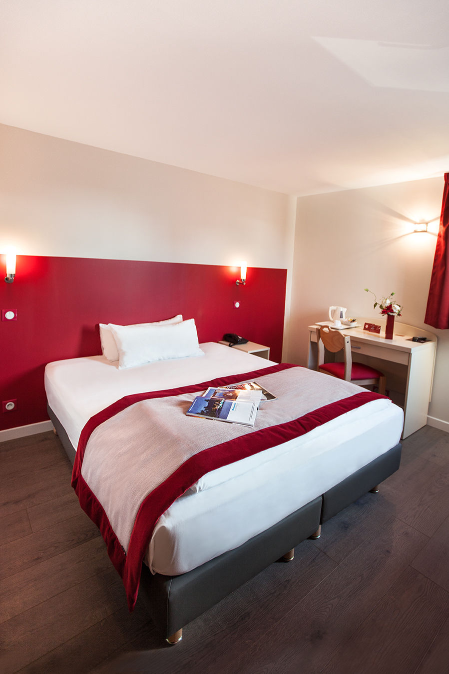Hotel L'Amandier Nanterre Ngoại thất bức ảnh