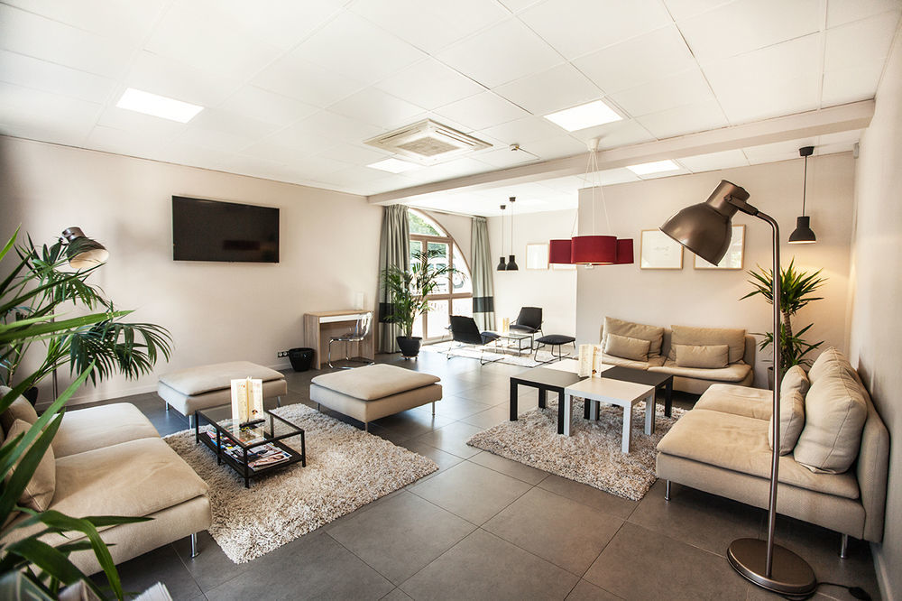 Hotel L'Amandier Nanterre Ngoại thất bức ảnh